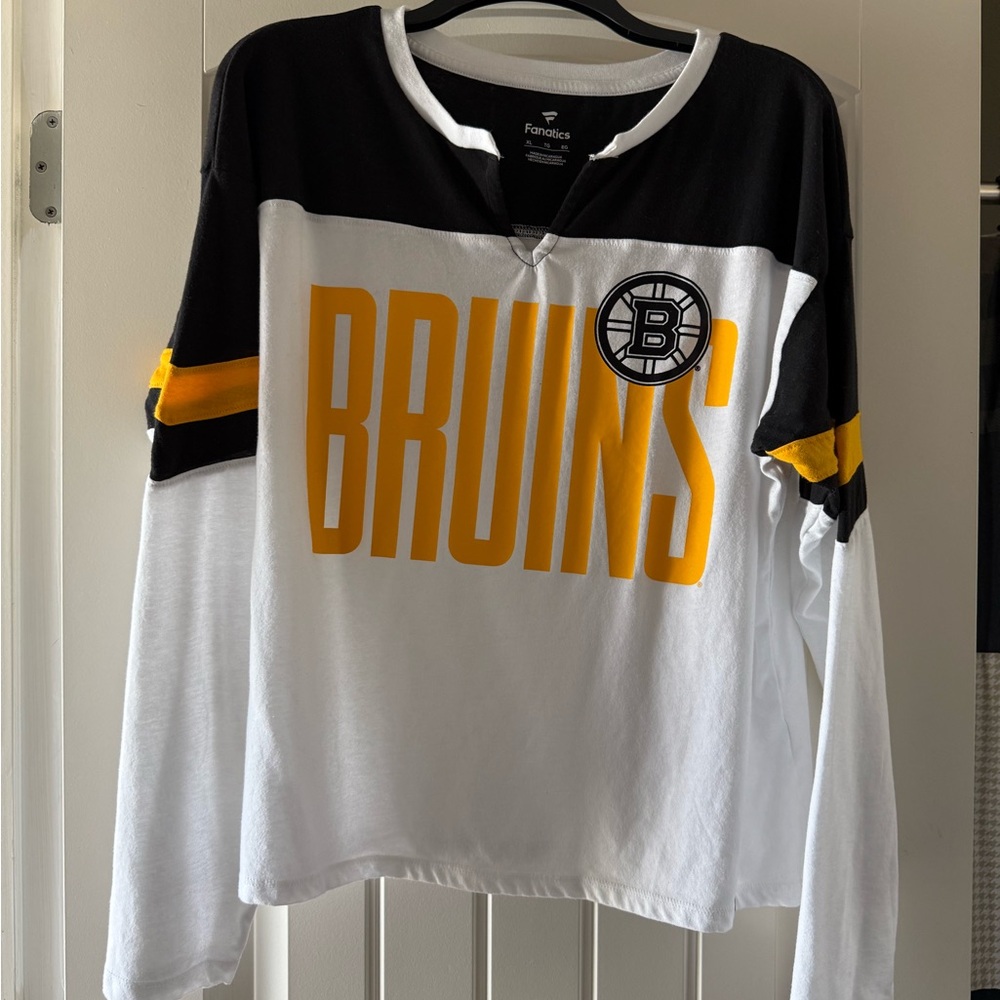 Fanatics Woman’s Bruins Black and White Long Sleeve Shirt